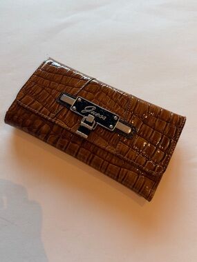 GUESS Brown Croc Embossed Patent Clutch Wallet